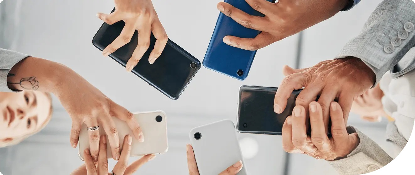 5 trusted device smartphones accessing data through Duo's safe passwordless authentication.